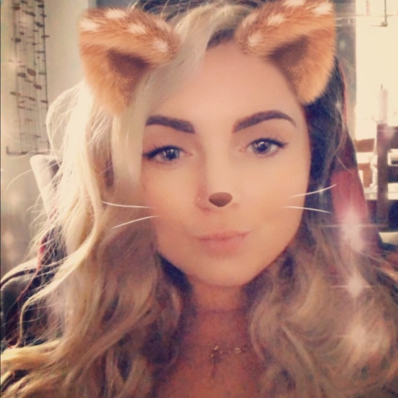 Meet your Posher, Mikaela - Picture 1 of 1